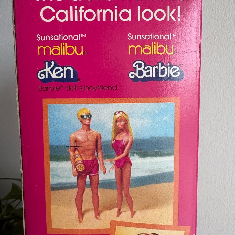Mattel Sunsational Malibu Barbie in Purple Swimsuit - Picture 3 of 6